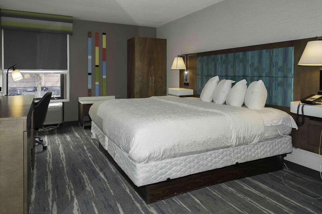 Hampton St. Louis - Westport 3*