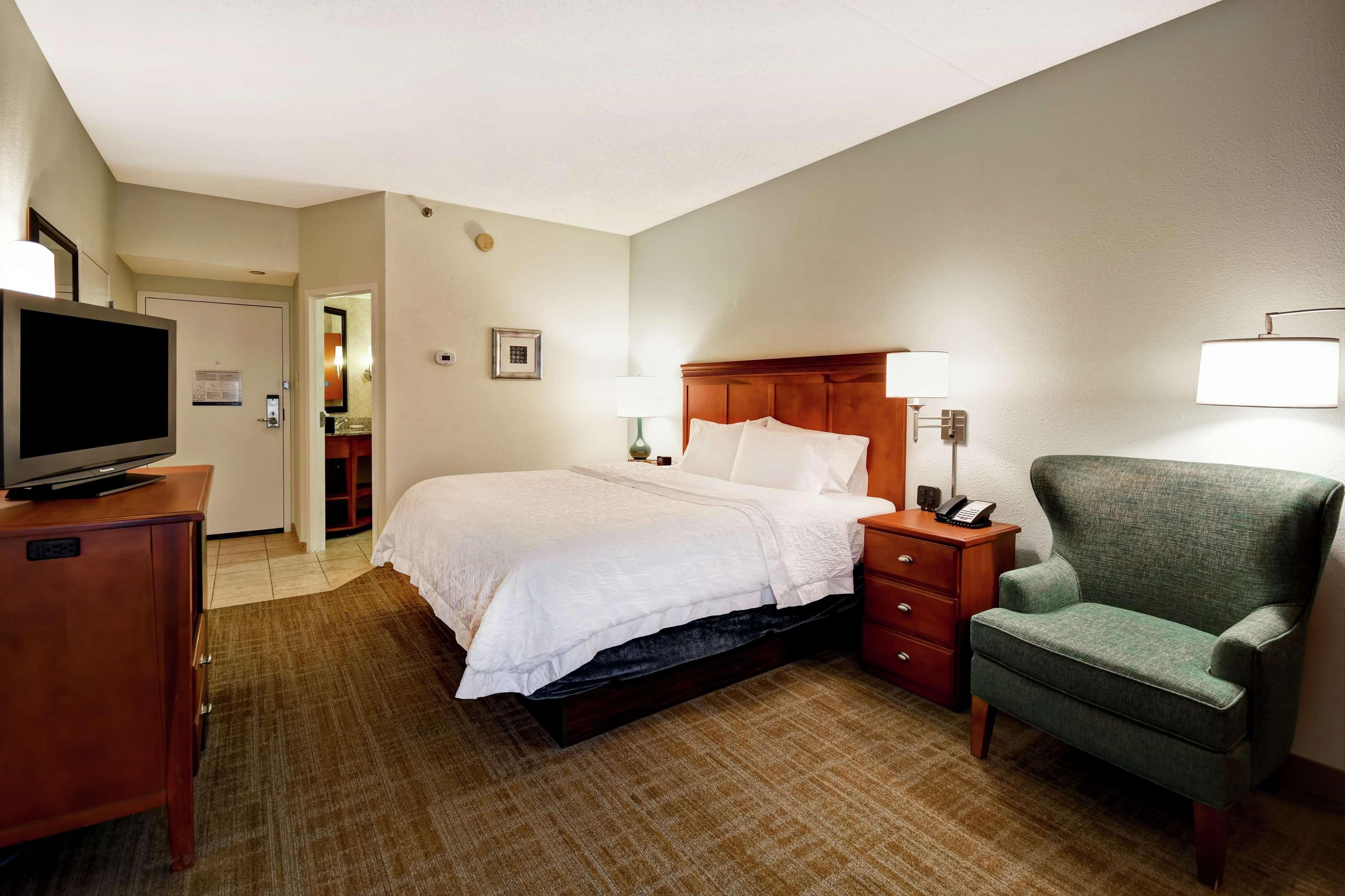 Hotel Hampton St. Louis - Westport 3*