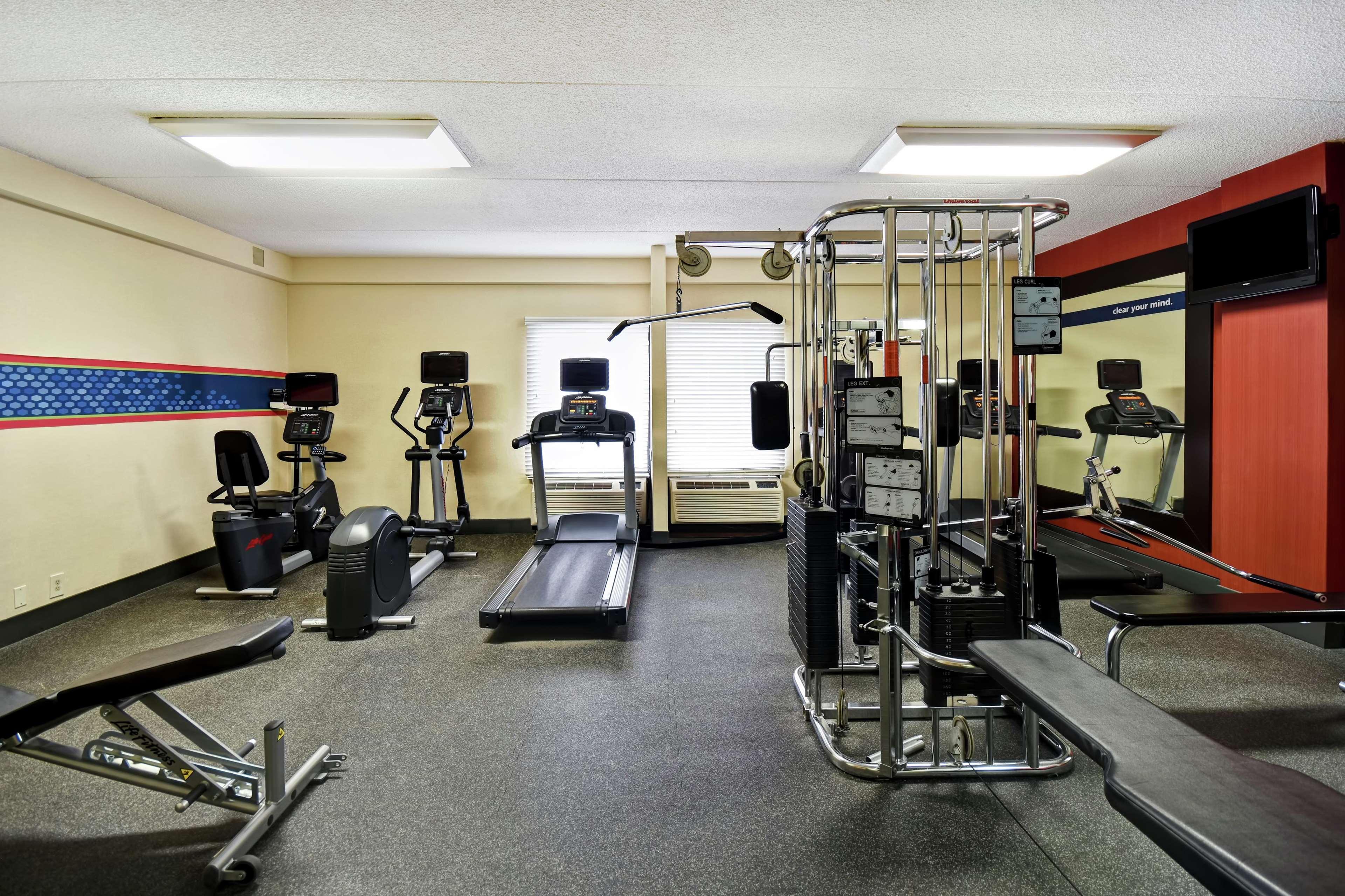 Hampton St. Louis - Westport 3*