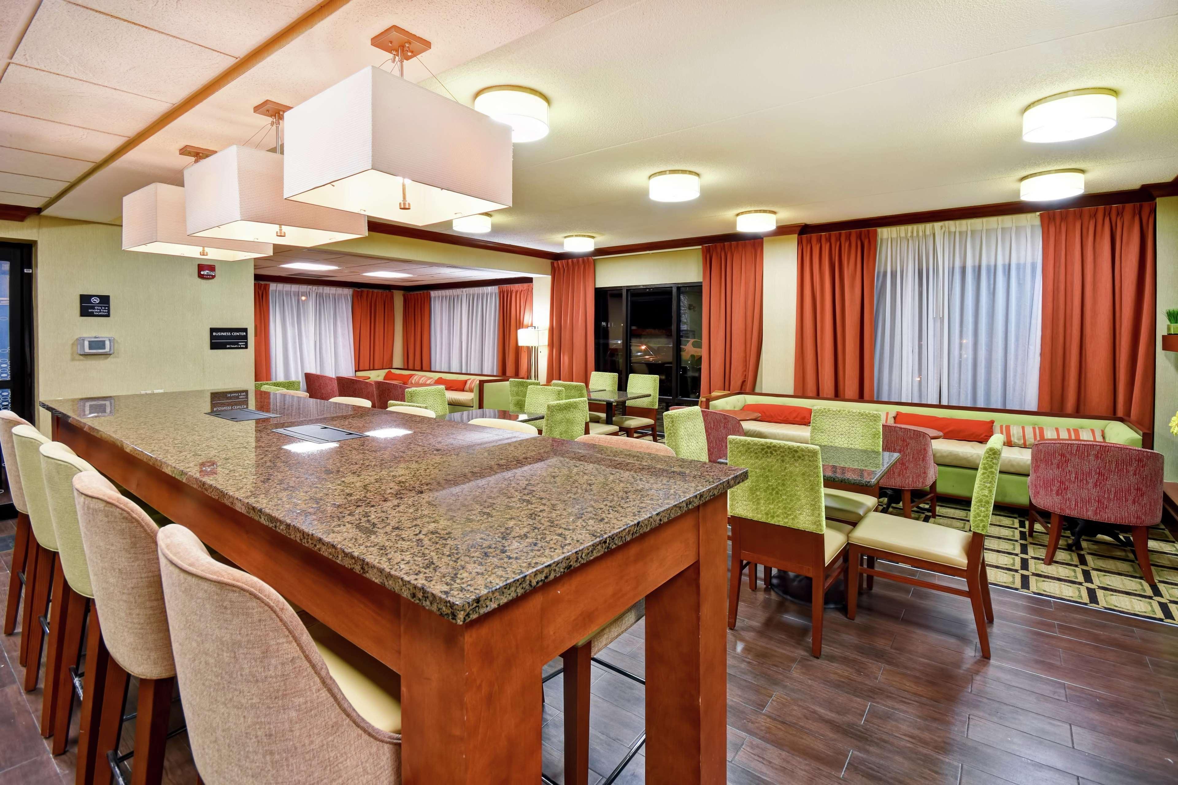 Hampton St. Louis - Westport Hotel Maryland Heights
