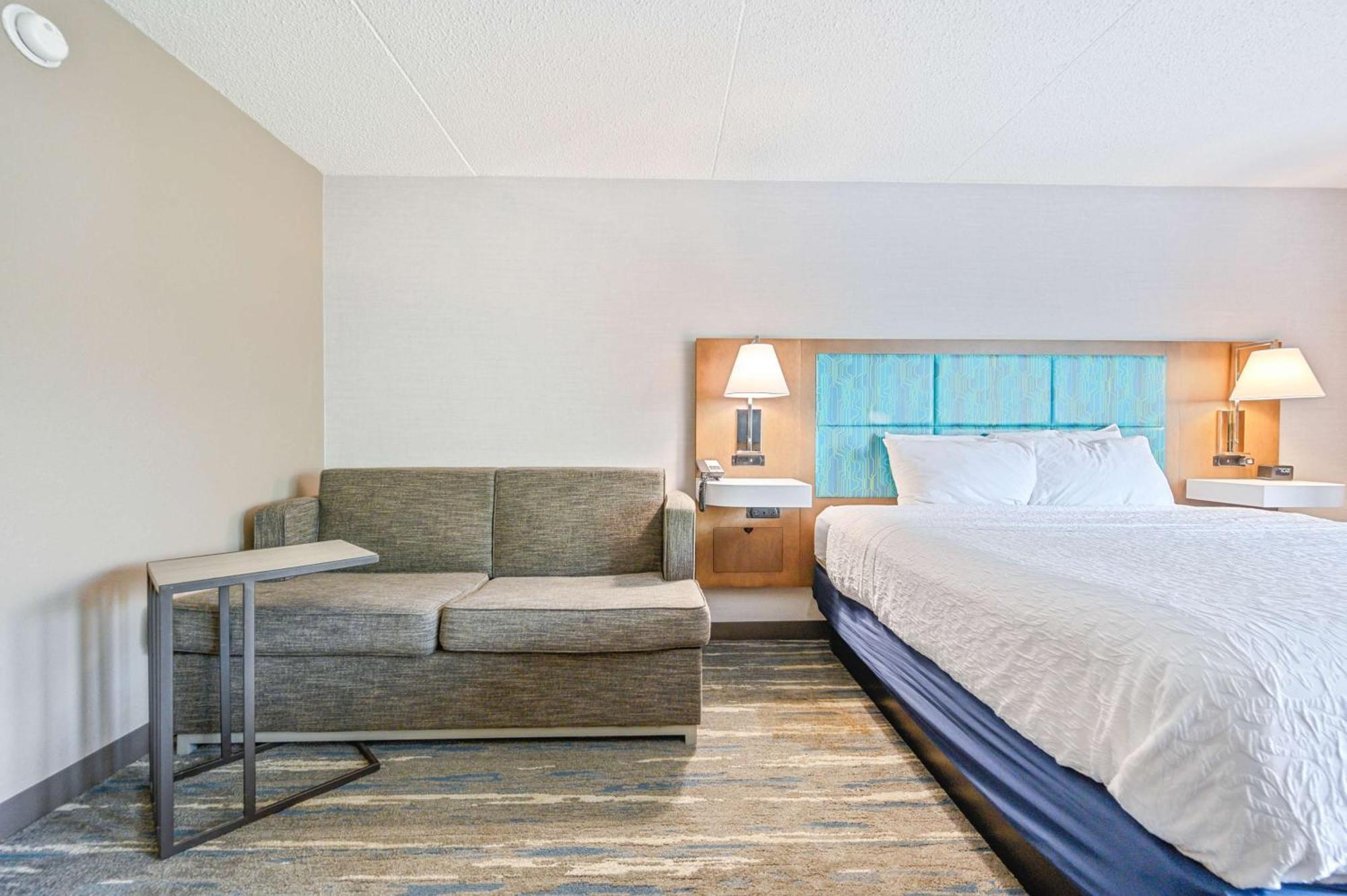 Hampton St. Louis - Westport Hotel