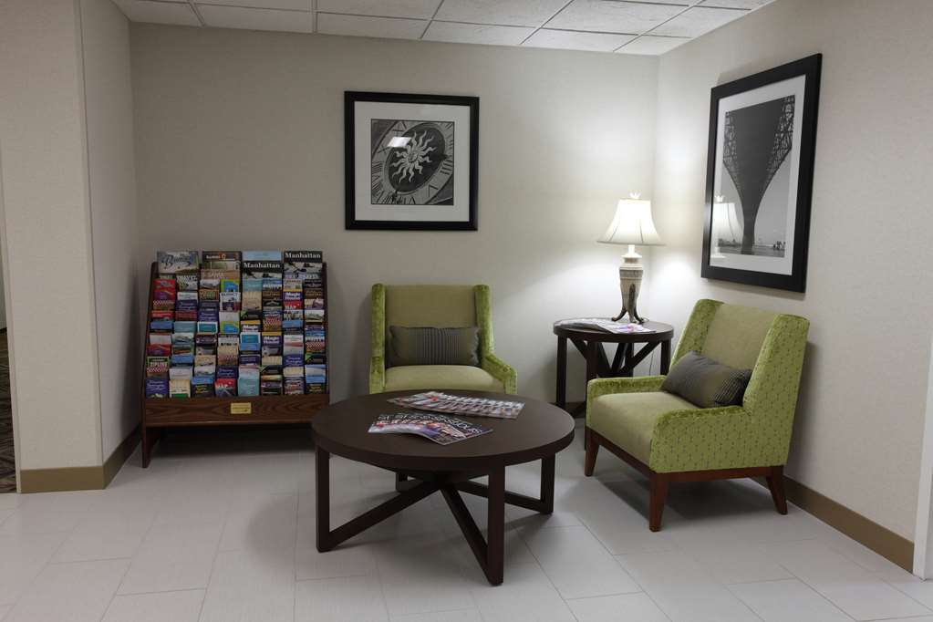 Hampton St. Louis - Westport Hotel