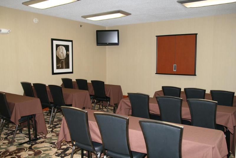 Hotel Hampton St. Louis - Westport 3*